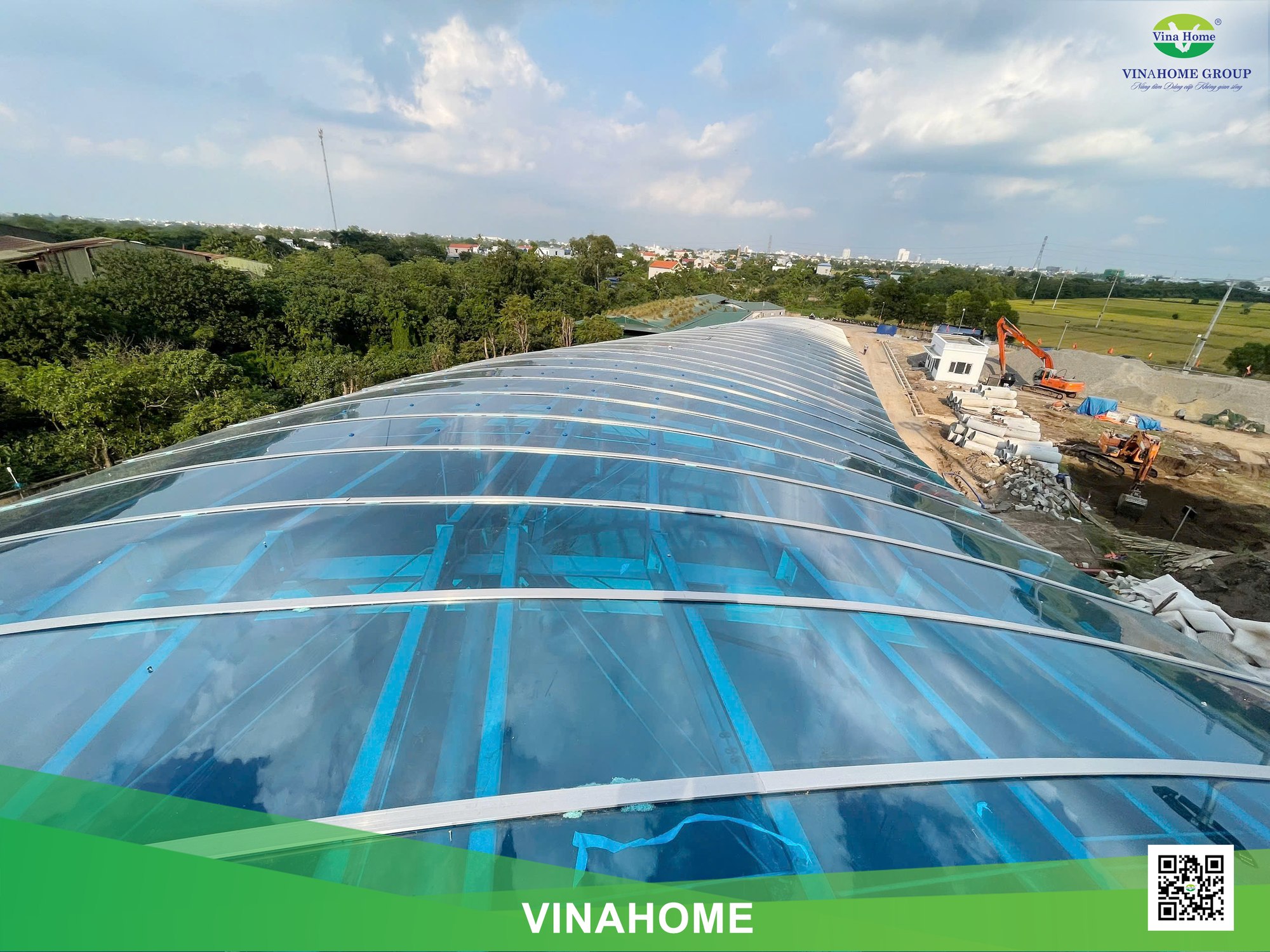 Dải mái vòm xanh hồ chạy dài, tấm 10mm uốn đều theo khung